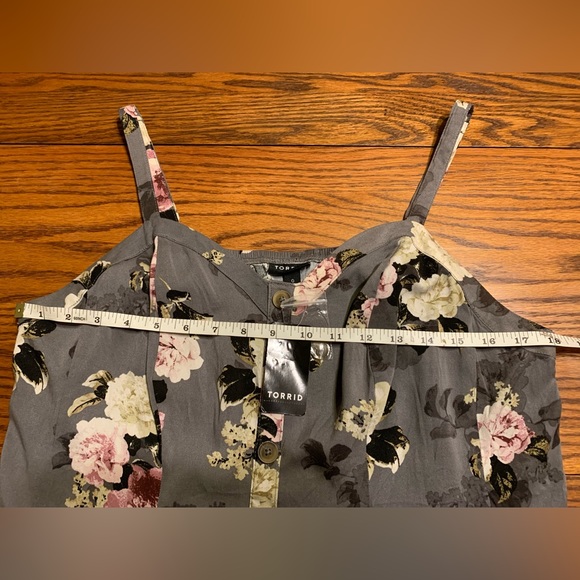 NWT Torrid floral tank top - Picture 3 of 3